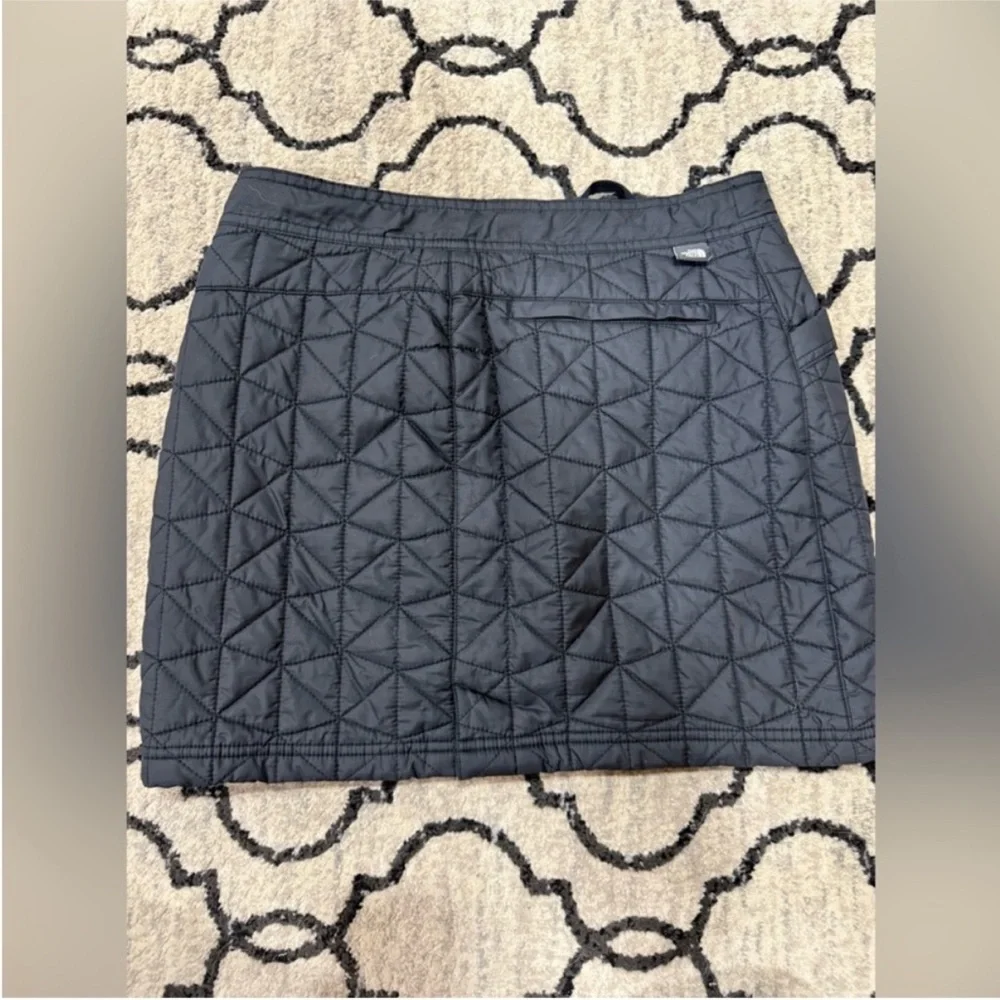 The North Face Quilted Mini Skirt in Black - Picture 4 of 6